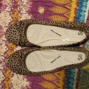 SO Memory foam flats, tan with brown leopard print, 8.5 Med